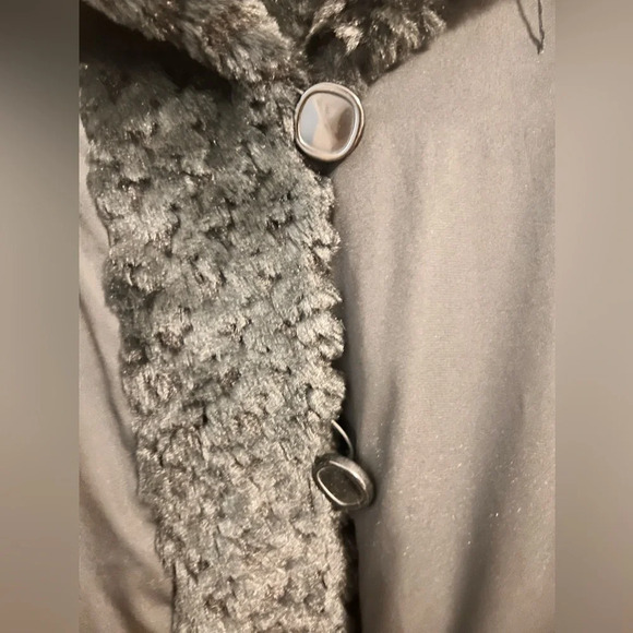 WILL NOT TAKE LESS Women’s Platinum Ute’s Reversible Jacket - Picture 3 of 12